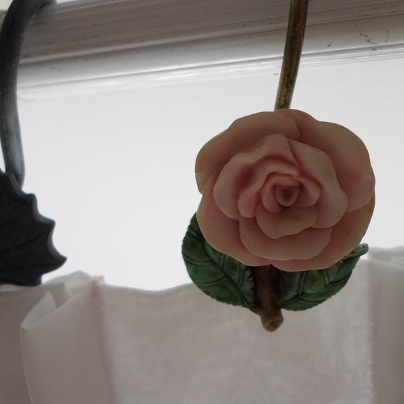 Shower Hooks Assortment - Picture 4 of 16